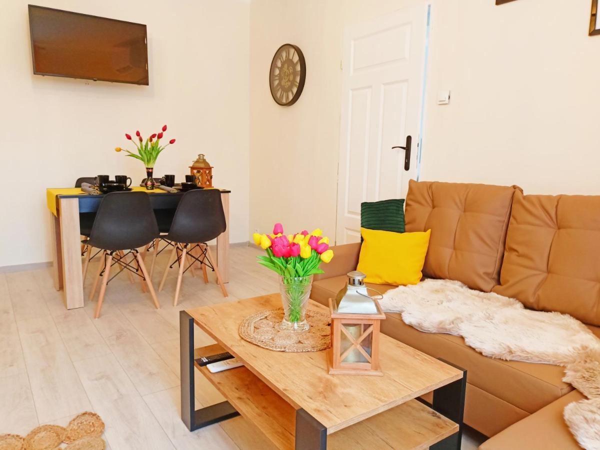 Appartamento Apartament Celebrity Leśna Esterno foto