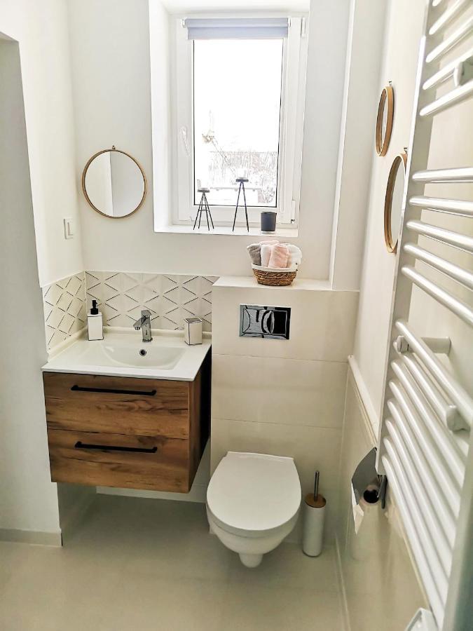 Appartamento Apartament Celebrity Leśna Esterno foto